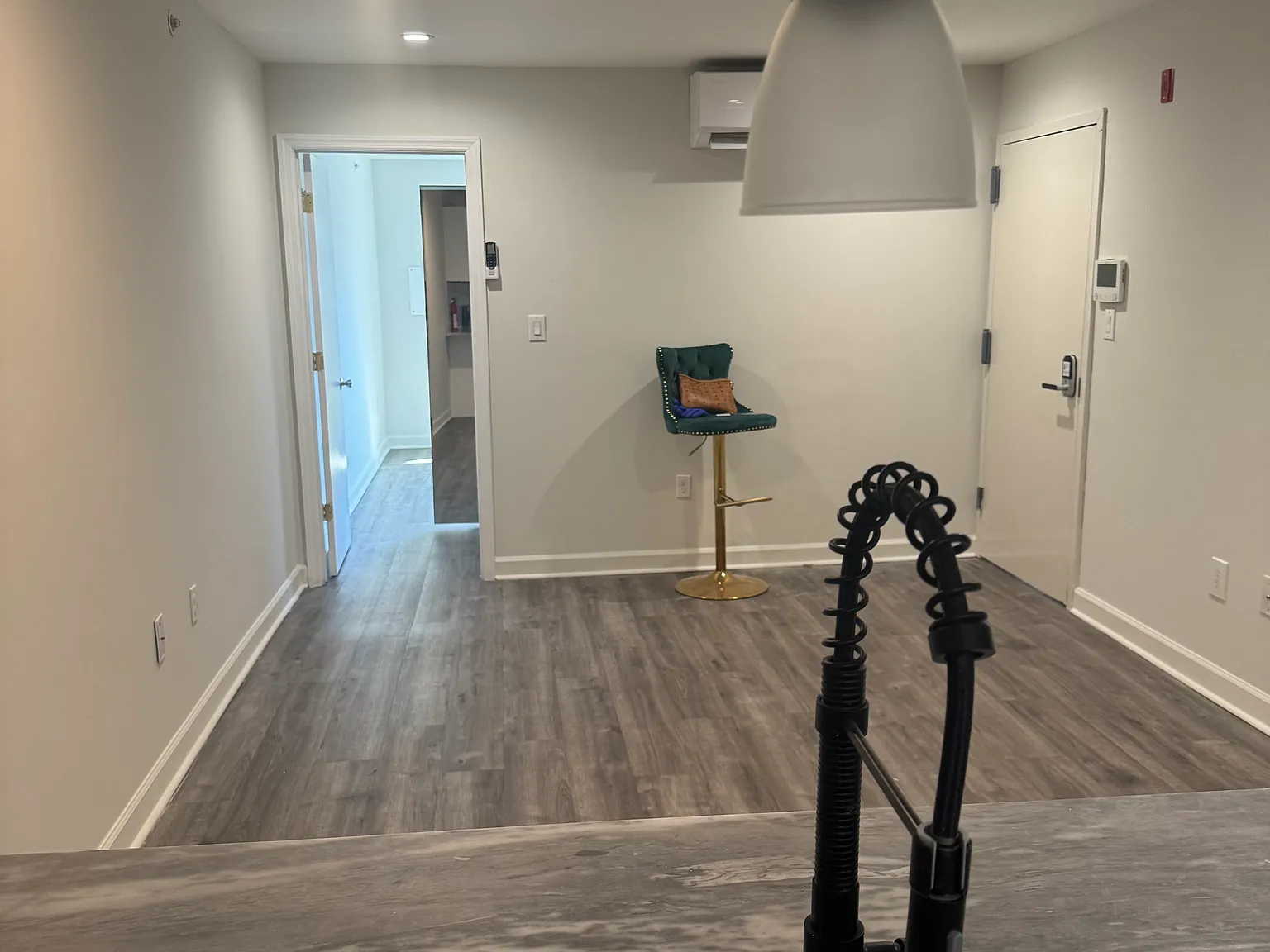 2 bed, 900 sqft, $1,550 — Photo 3