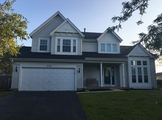 1747 Ashford Ln, Crystal Lake, IL 60014