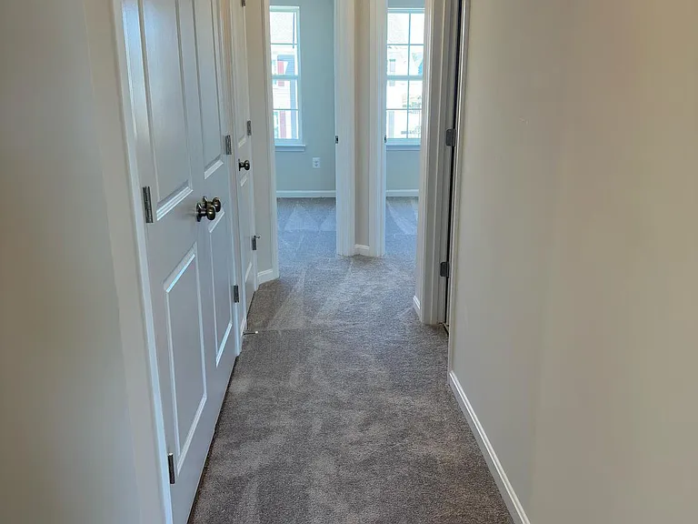 19 Winterplace Dr — Photo 2