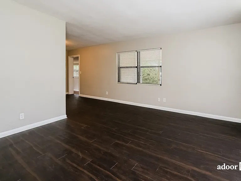 3215 Seine Dr — Photo 7
