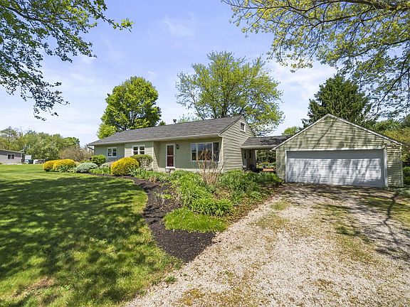 3rd image of 18239 Hopewell Rd