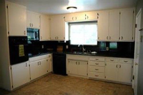 3rd image of 5424 Fleetwood Dr