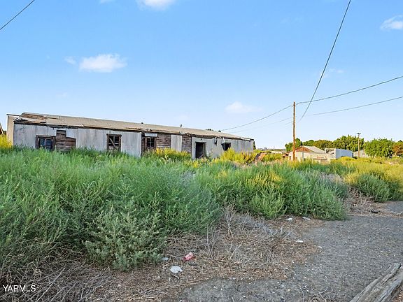 3rd image of 1891 Outlook Rd