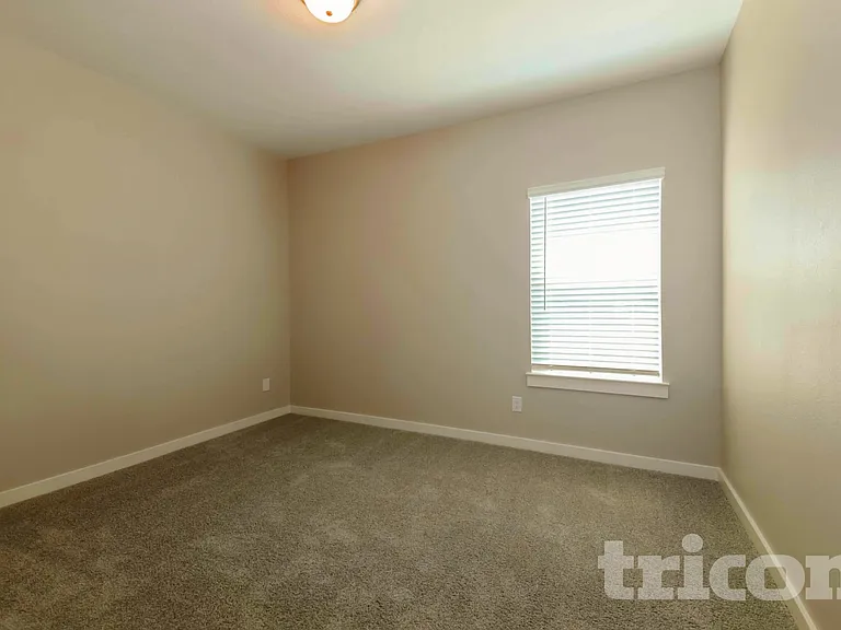 5492 Granite Trl — Photo 12