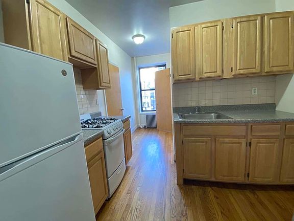 2nd image of 212 Avenue B #3S