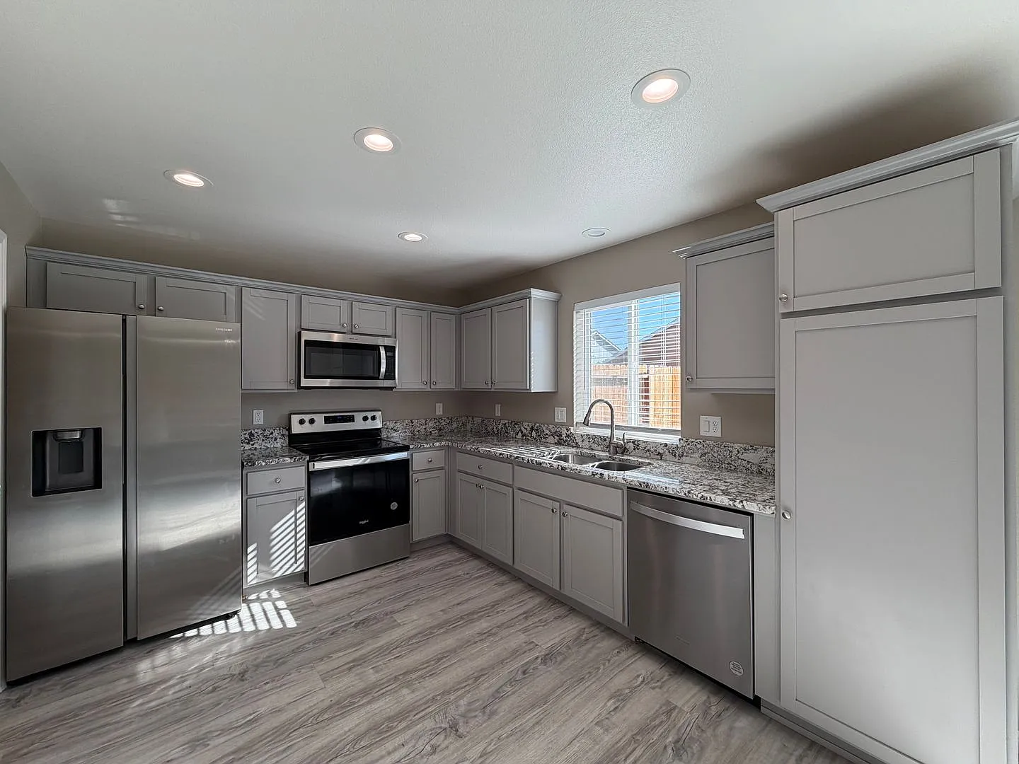 Starlite Homes LLC - 785 — Photo 2