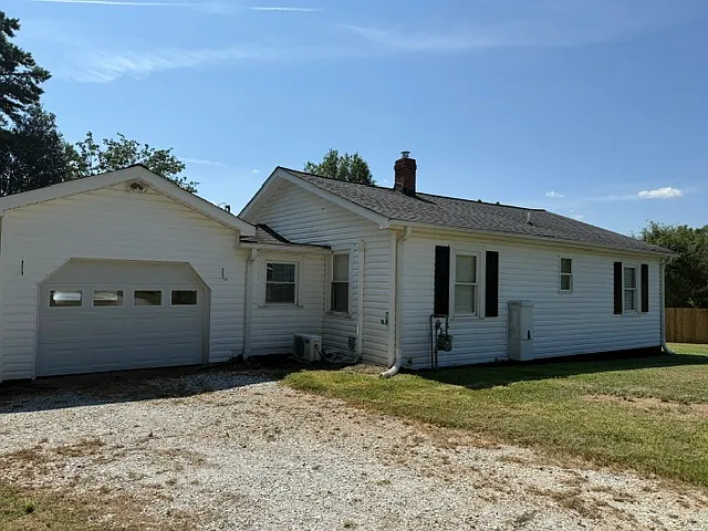 2 bed, 1075 sqft, $1,500 — Photo 2