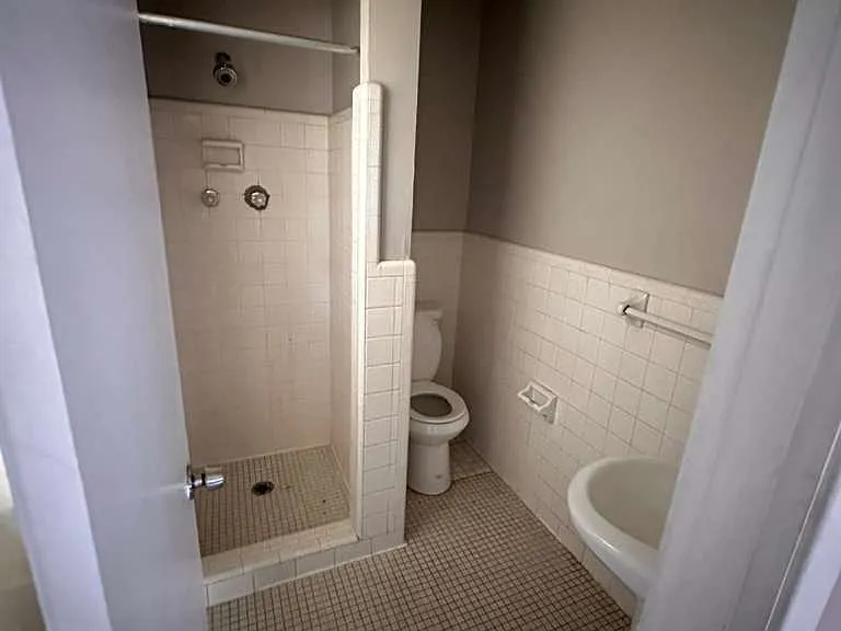 4259 Amherst Dr — Photo 8