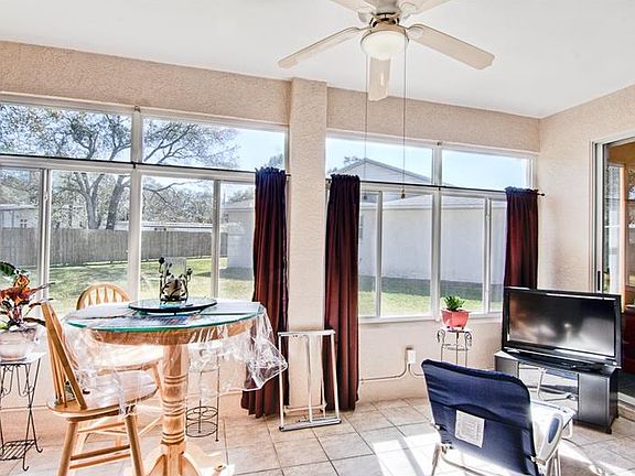 3rd image of 6307 Silver Lakes Dr E