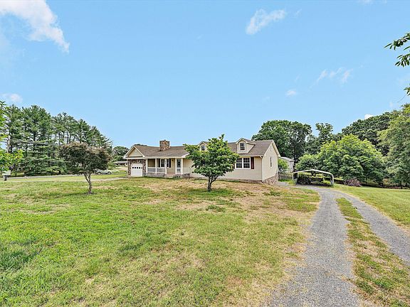 3rd image of 1030 Windhurst Dr