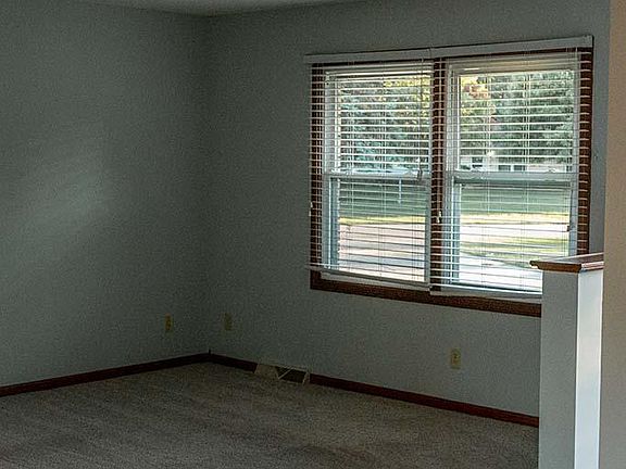 2nd image of 2195 Carol Ln
