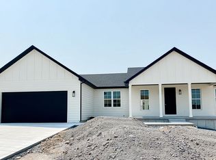 1068 E 160 N, Hyde Park, UT 84318