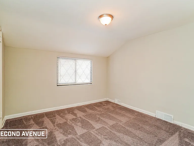 216 Grove Rd — Photo 11