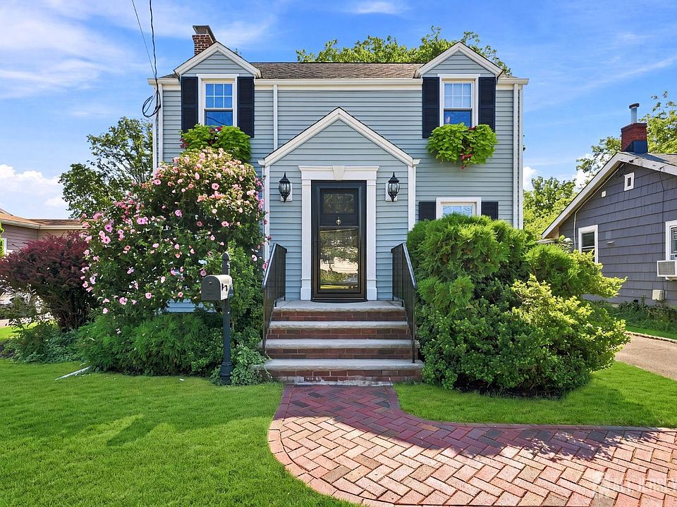 1st image of 366 Vosseller Ave
