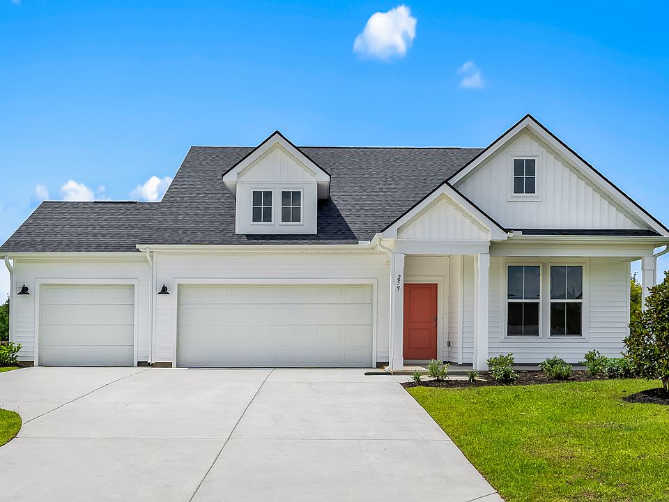 Easton Elevation 5 in Chestnut Farms, featuring a classic exterior with dormer windows and a welcomi