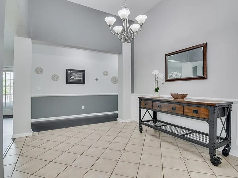 800 Shirez Dr — Photo 3