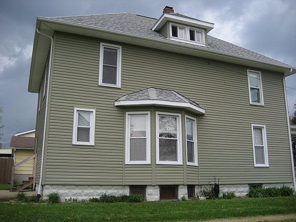 3rd image of 613 N Lane St