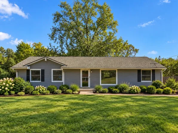 106 Cedarcrest Dr, Hendersonville, TN 37075