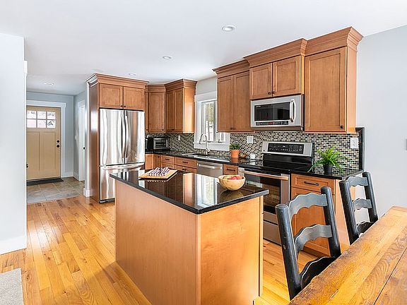 5th image of 215 Lake Shore Dr