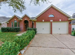 8007 Cross Trail Dr, Sugar Land, TX 77479
