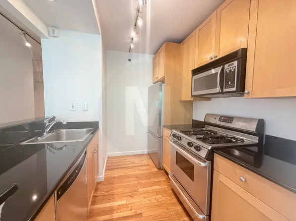 416 East 11th Street image 1 of 12