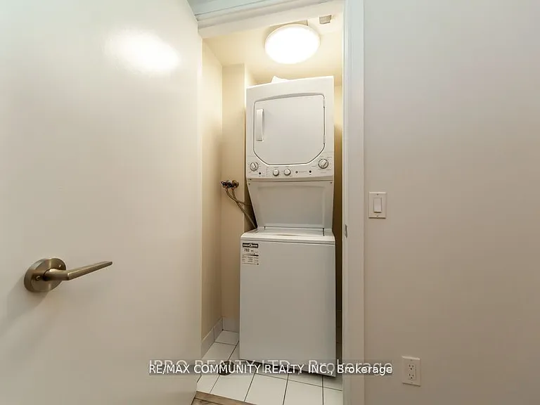 315 Village Green Sq #Townhouse 51 — Photo 20