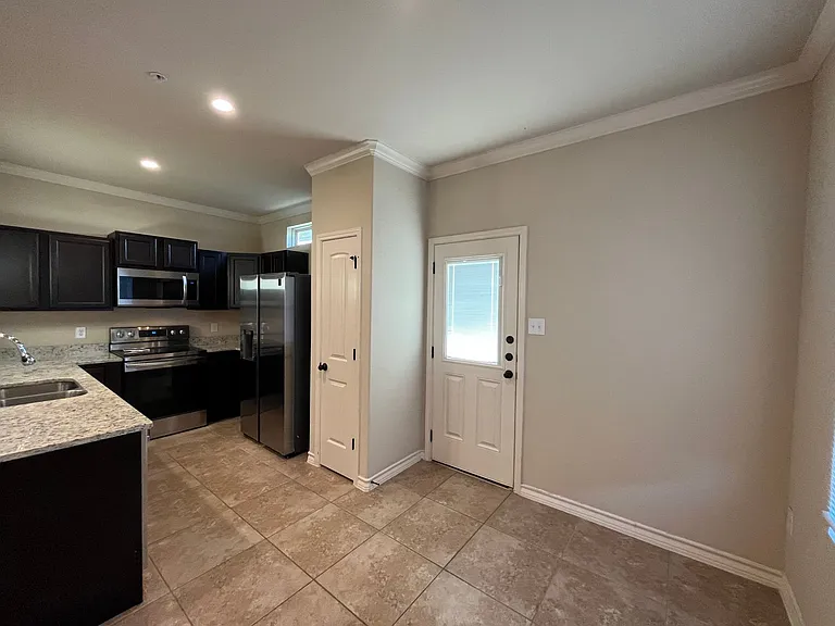 13911 Annas Way #104 — Photo 7