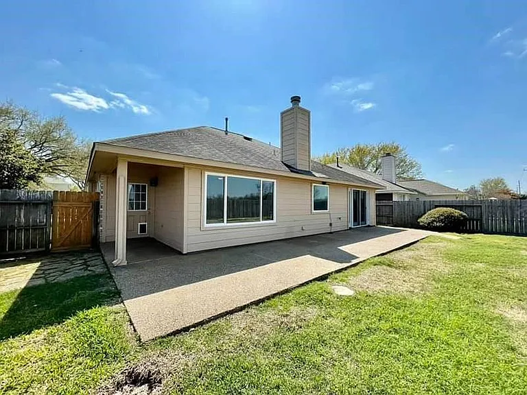 2526 Lake Dale Ln — Photo 36