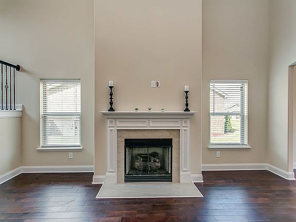 4th image of 2628 Paddock Park Dr