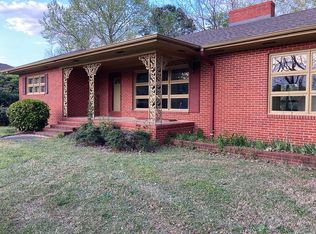 402 N Lincoln St, Benson, NC 27504