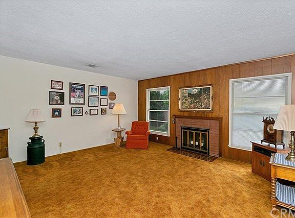 2nd image of 1440 E Pinewood Ave