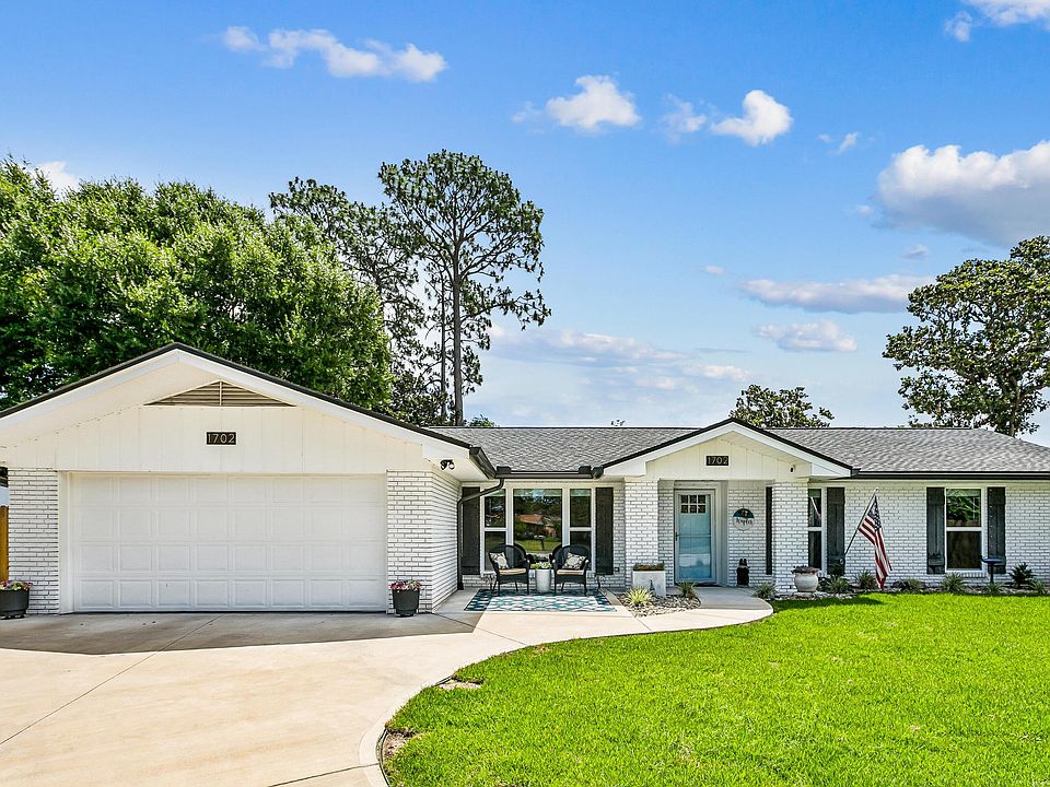1st image of 1702 Green Palm Cir