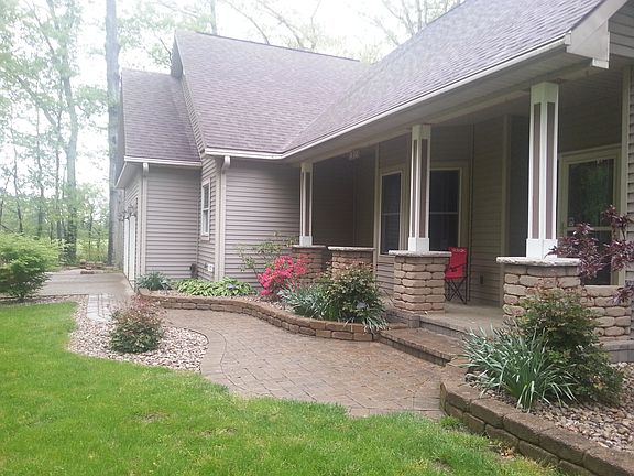 4th image of 332 Warren Dr