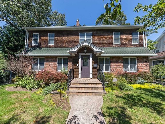 2nd image of 2424 Lakeside Dr