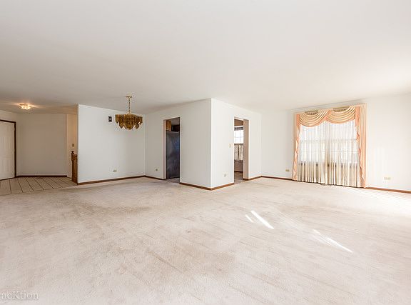 3rd image of 21315 W Silktree Cir