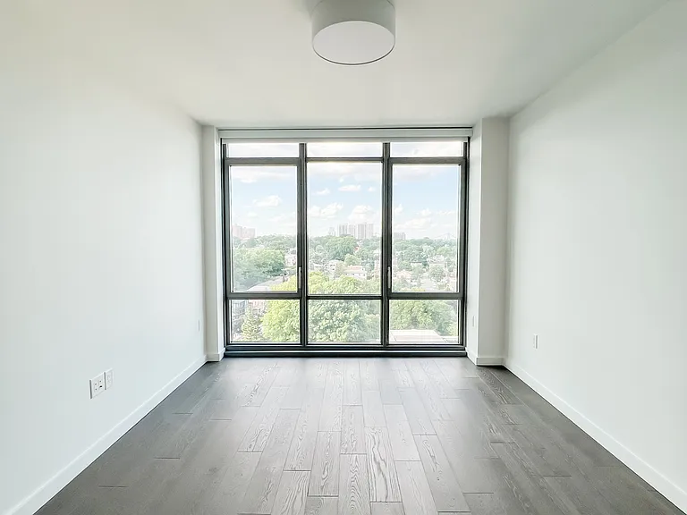 One Park Condos — Photo 27
