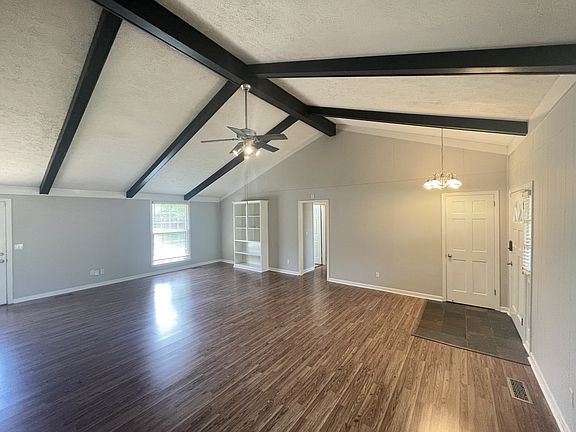 2nd image of 1409 Rivermont Cir N