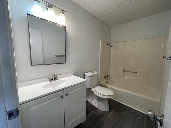 4th image of 1725 Seydler St #28