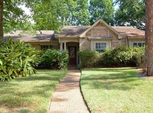 13822 Saint Marys Ln, Houston, TX 77079