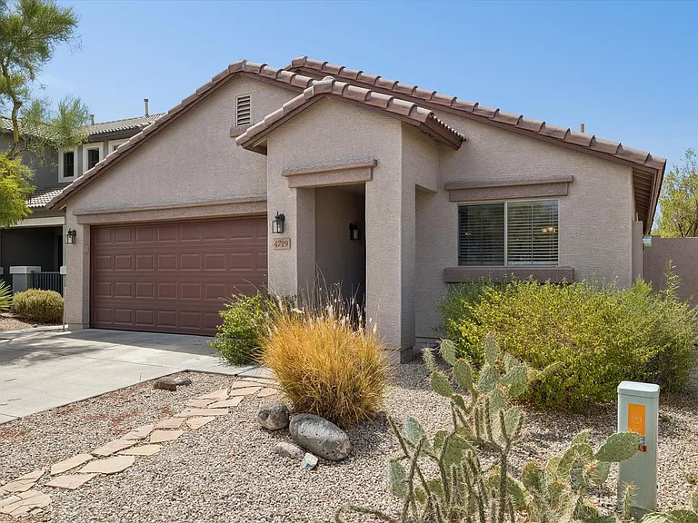 4719 E Amber Sun Dr — Photo 5