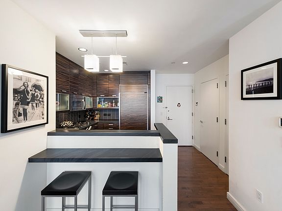 5th image of 101 W 24th St APT 11E