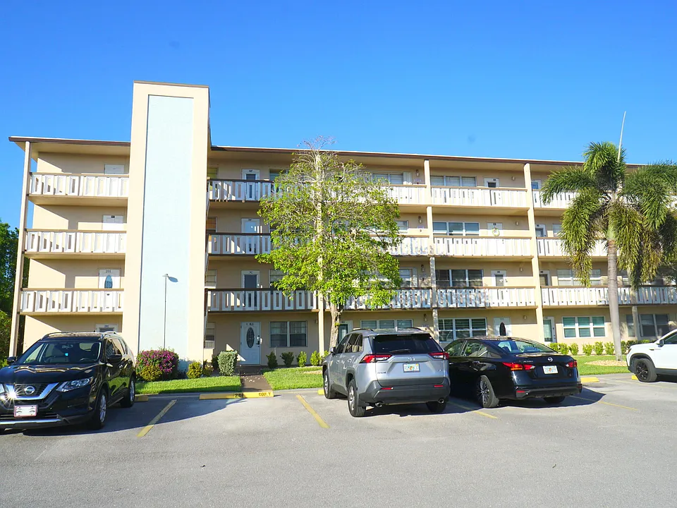 401 Southampton Dr #A-401