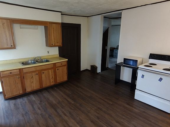 3rd image of 753 E High Ave #1/2