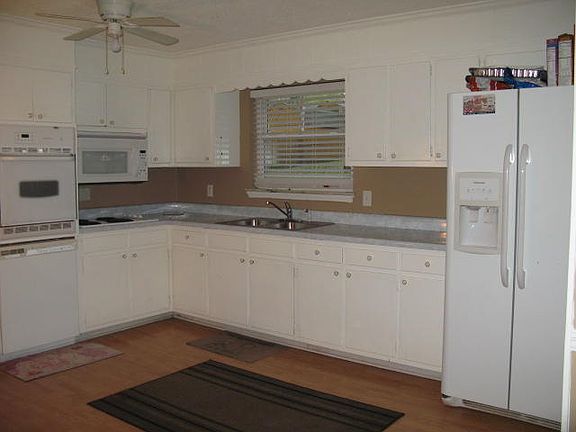5th image of 1704 Green Hill Dr