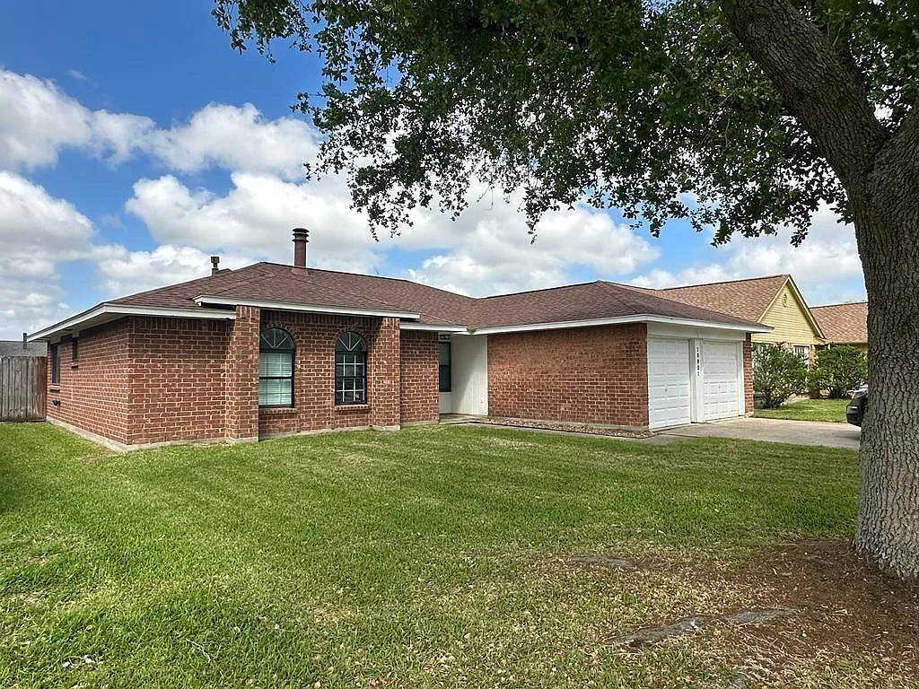 4 bed, 2.0 bath, 1605 sqft, $2,150 — Photo 1