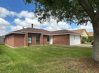 10921 Pecan Dr, La Porte, TX 77571