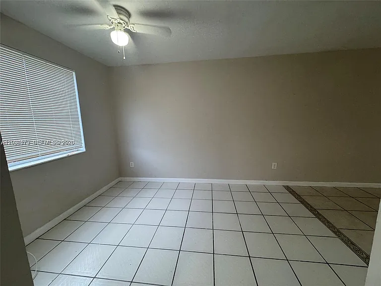 1370 NE 119th St #137006 — Photo 3