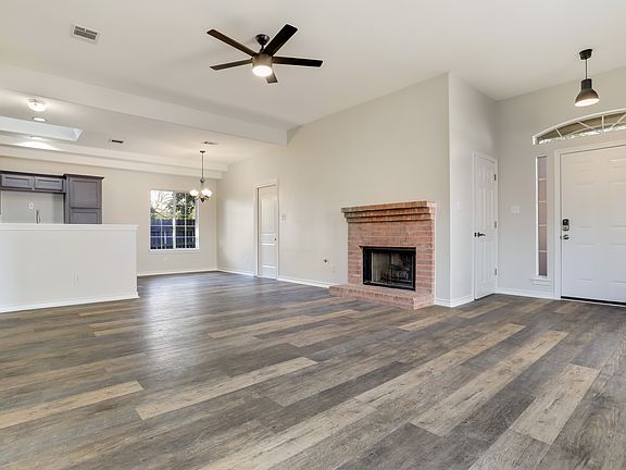 5th image of 1105 Faircrest Dr