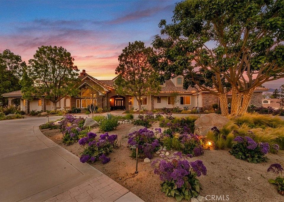 1st image of 15984 Summit Crest Dr