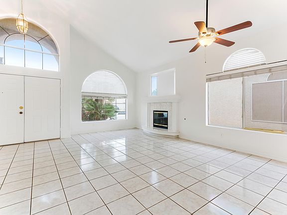 2nd image of 3921 Crema Ct